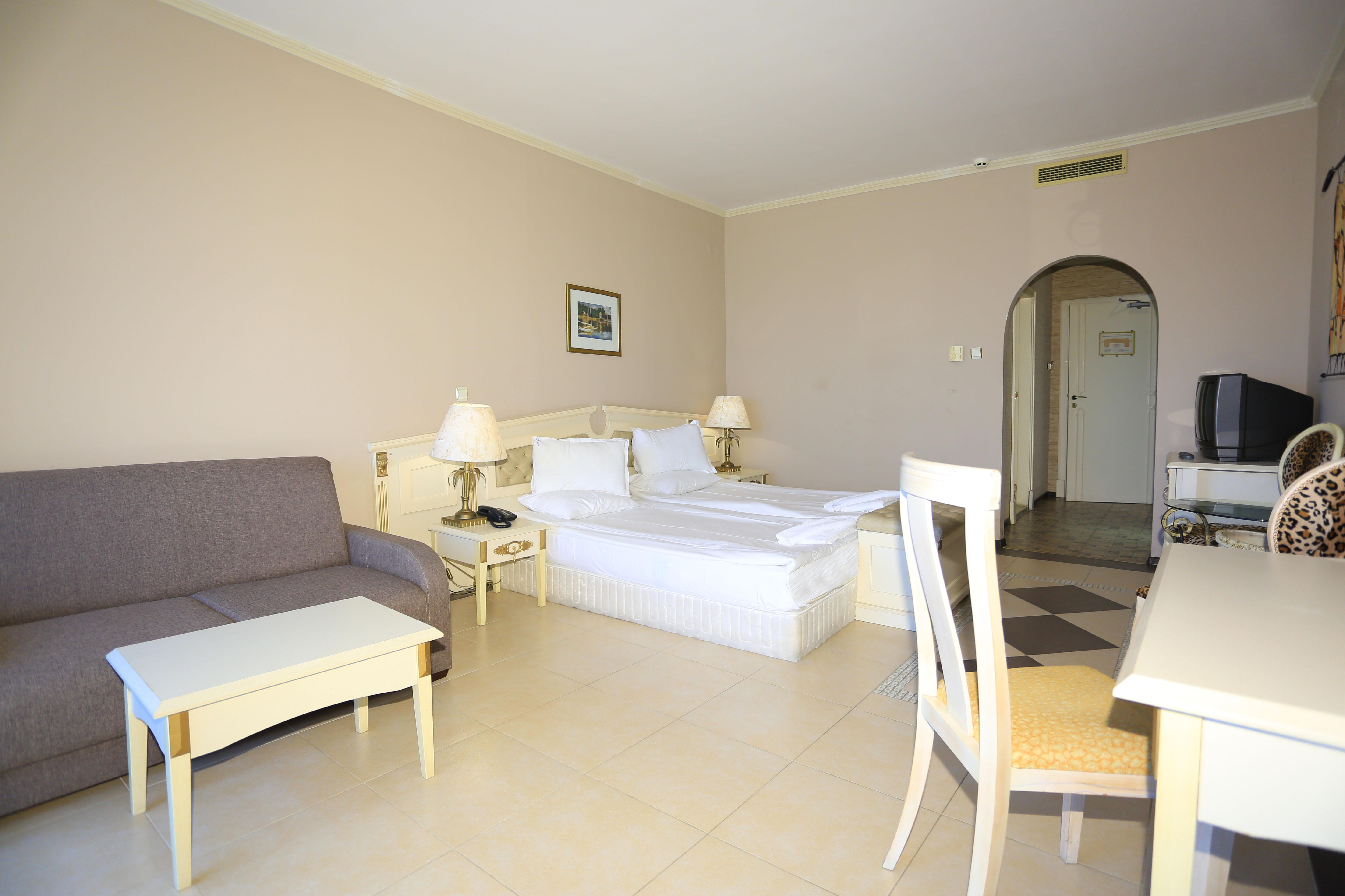 Imperial Palace Hotel ซันนีบีช ภายนอก รูปภาพ A typical hotel room