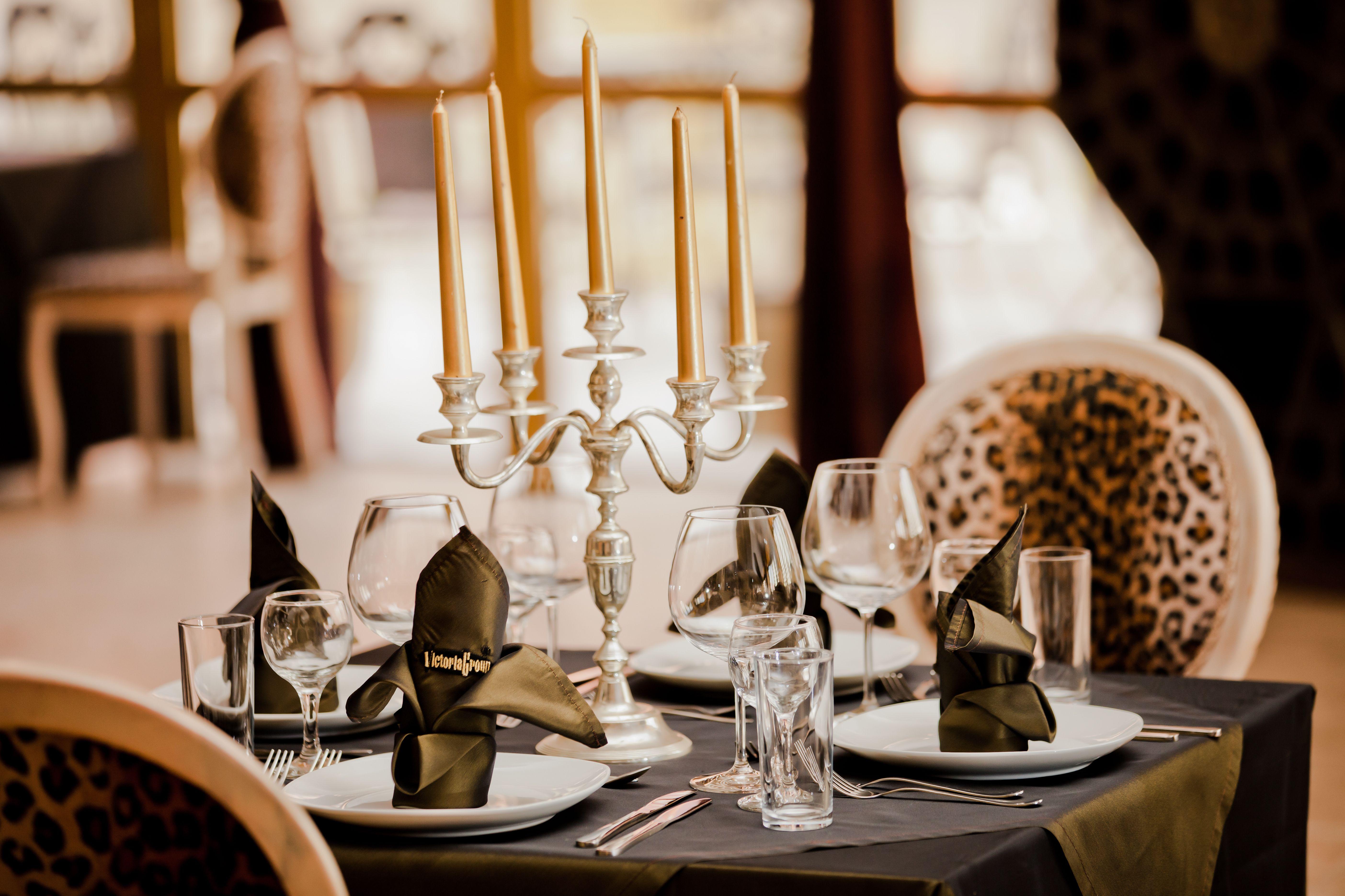 Imperial Palace Hotel ซันนีบีช ภายนอก รูปภาพ A table set for a formal dinner