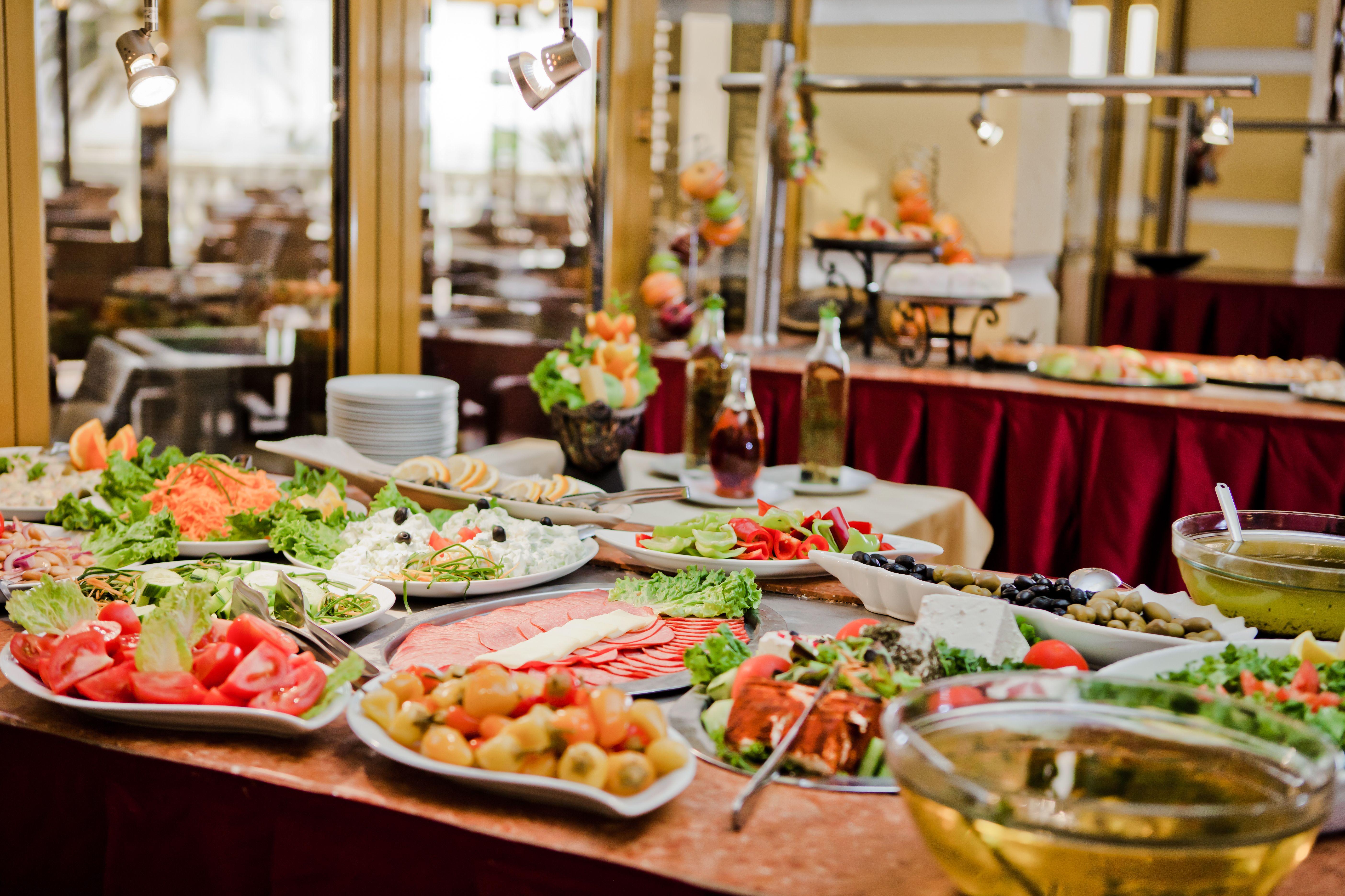 Imperial Palace Hotel ซันนีบีช ภายนอก รูปภาพ A buffet